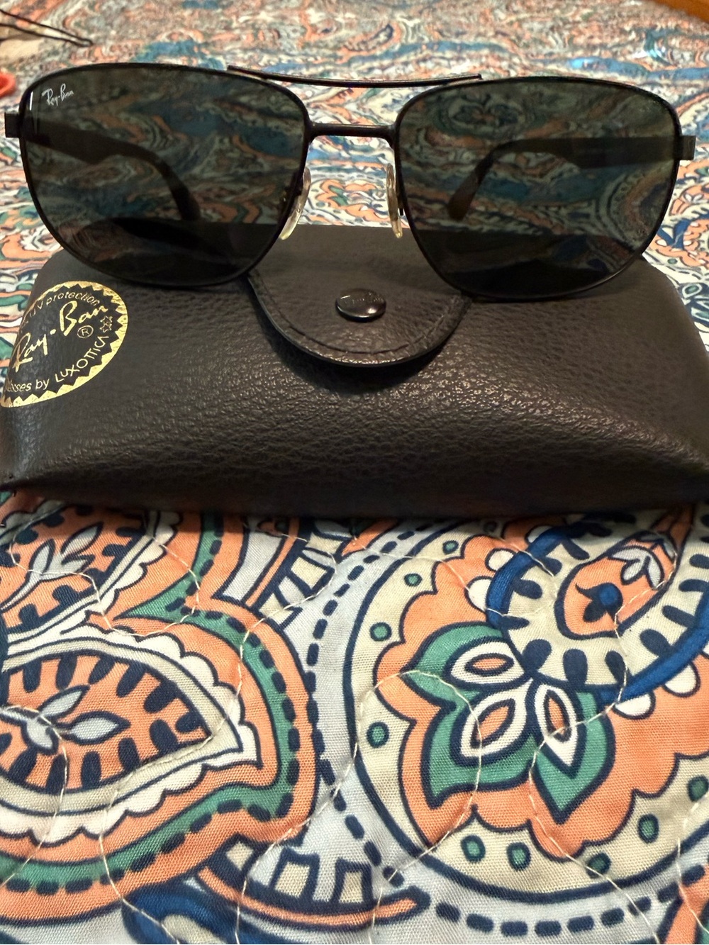 Ray-Ban Men's Black Metal Aviator Sunglasses with Dark Lenses